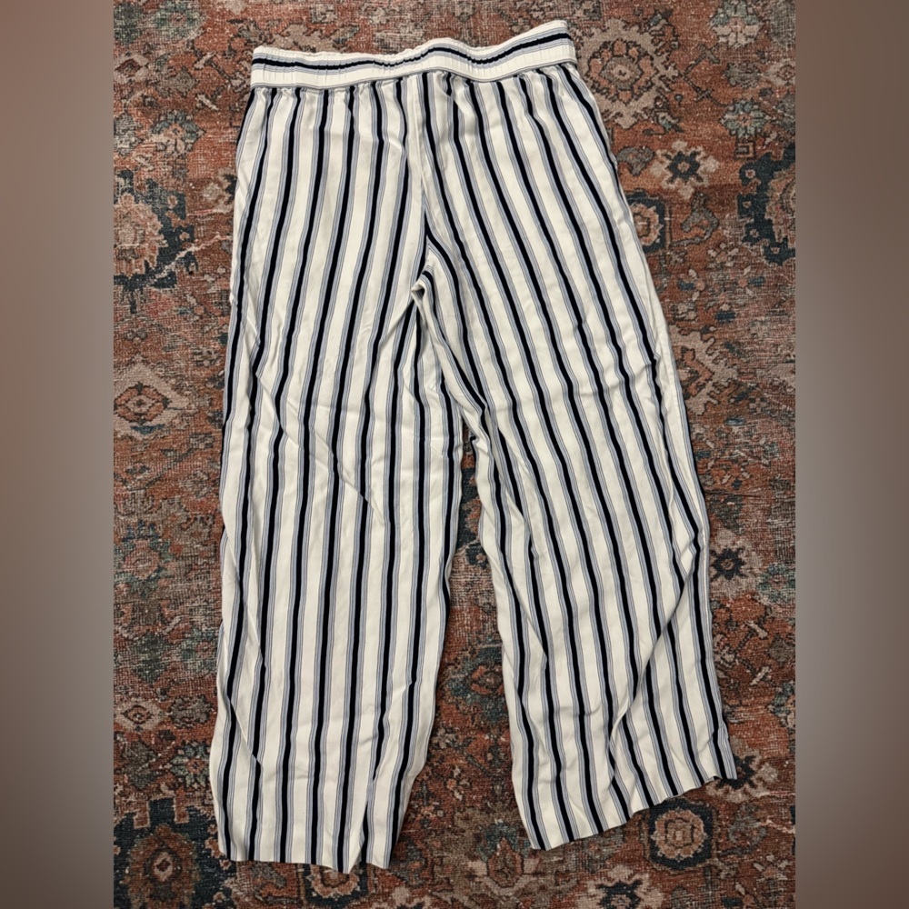 LOFT Women’s XSP Striped Wide Leg Flowy relaxed fit Pants in Navy and White - Picture 3 of 4